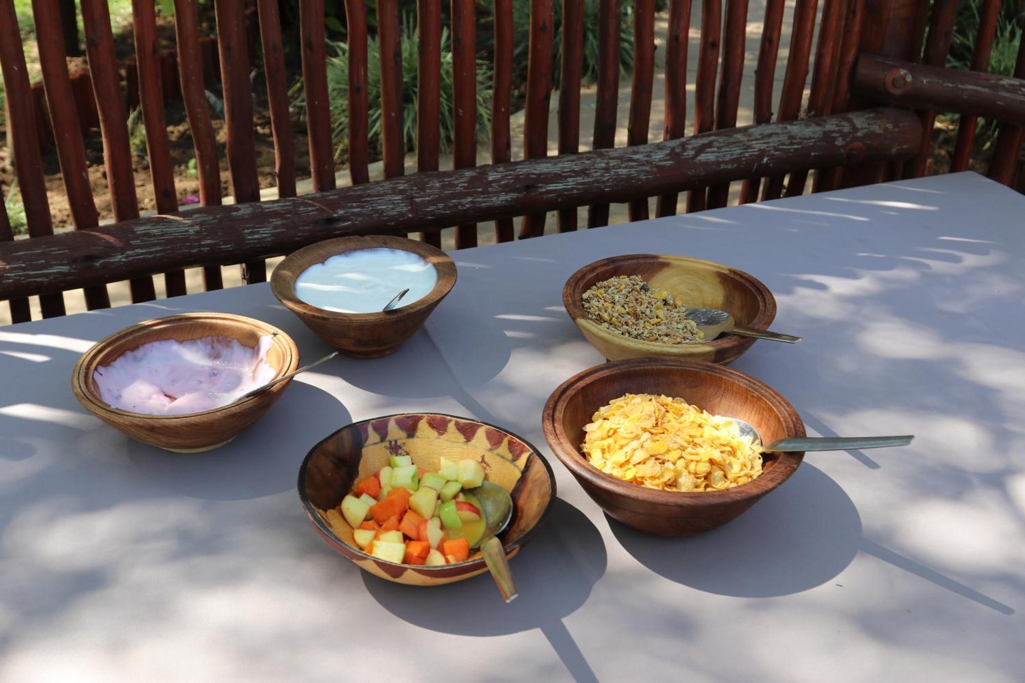 Normann Safari Bush Lodge พาลาบอร์วา ภายนอก รูปภาพ