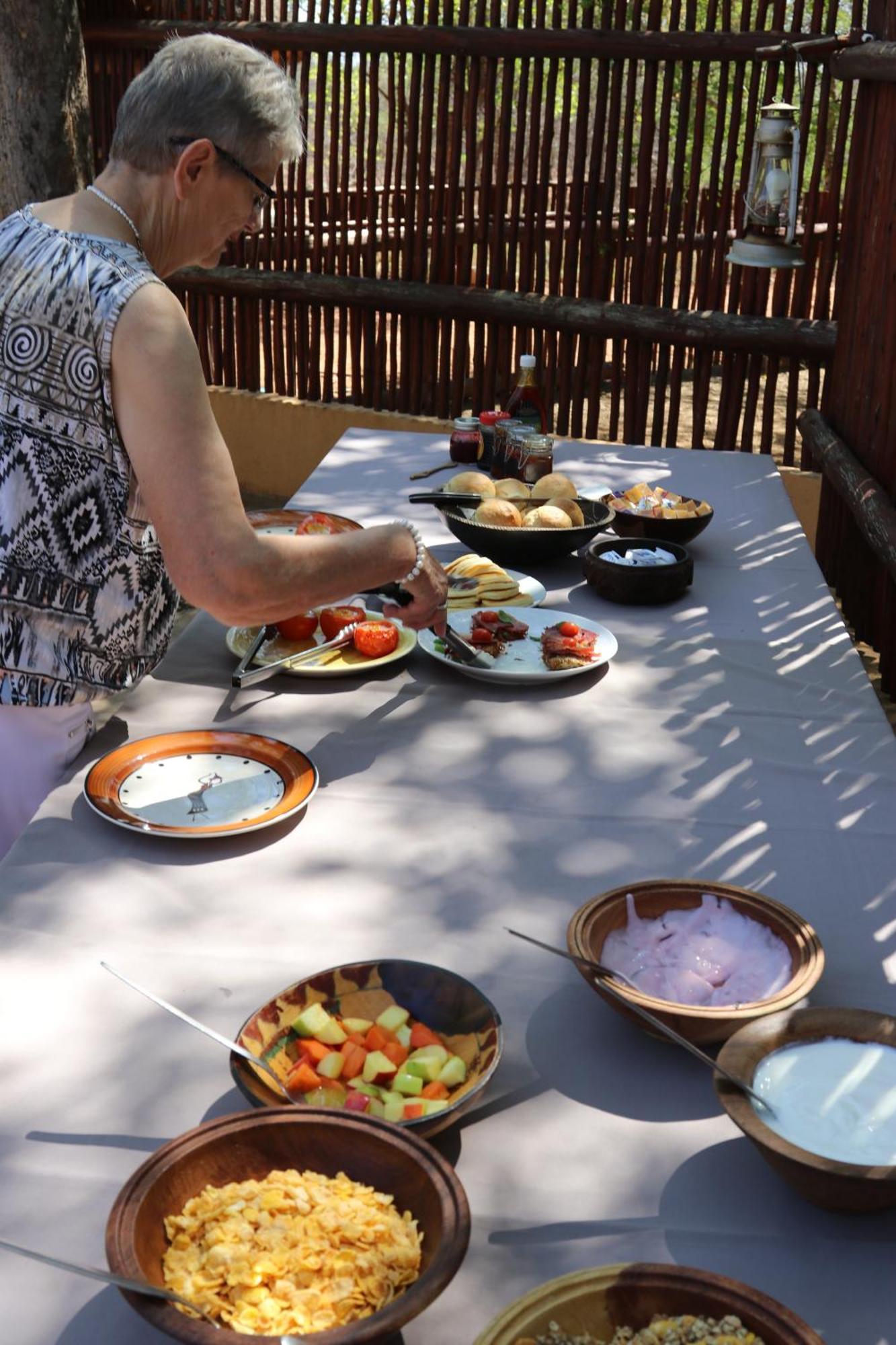 Normann Safari Bush Lodge พาลาบอร์วา ภายนอก รูปภาพ
