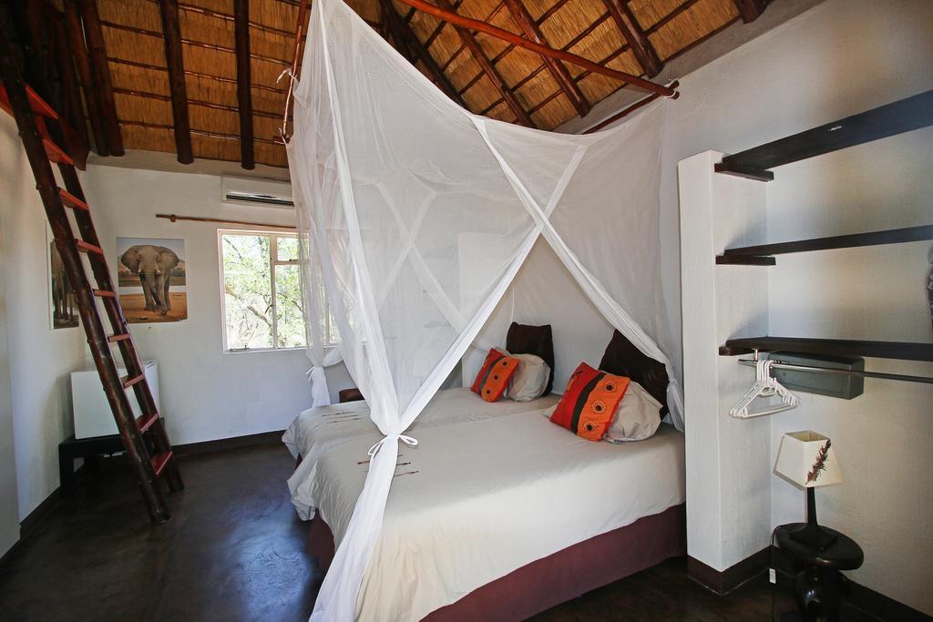 Normann Safari Bush Lodge พาลาบอร์วา ภายนอก รูปภาพ