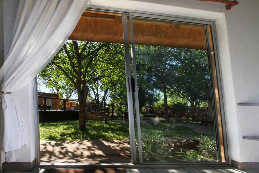Normann Safari Bush Lodge พาลาบอร์วา ภายนอก รูปภาพ
