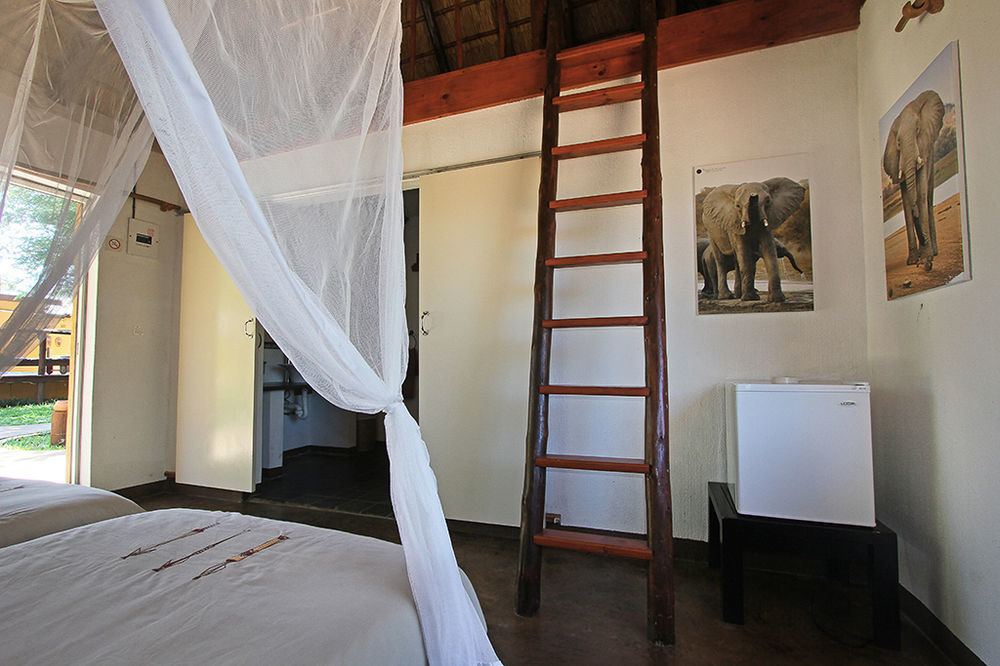 Normann Safari Bush Lodge พาลาบอร์วา ภายนอก รูปภาพ