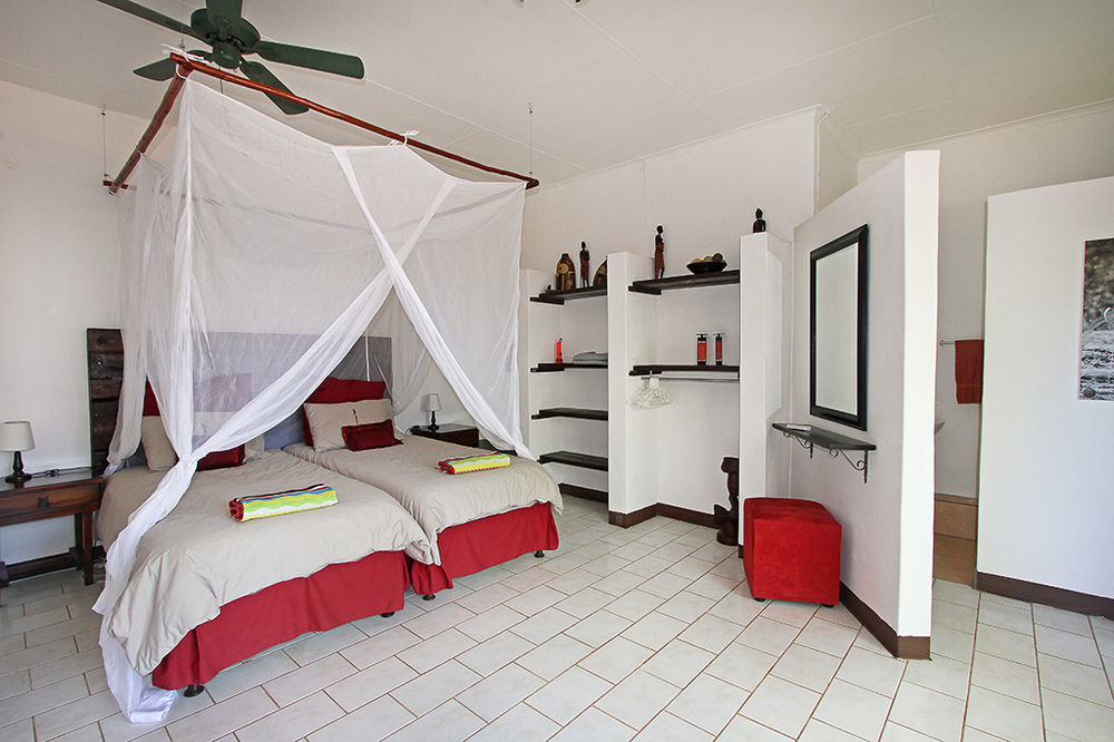 Normann Safari Bush Lodge พาลาบอร์วา ภายนอก รูปภาพ