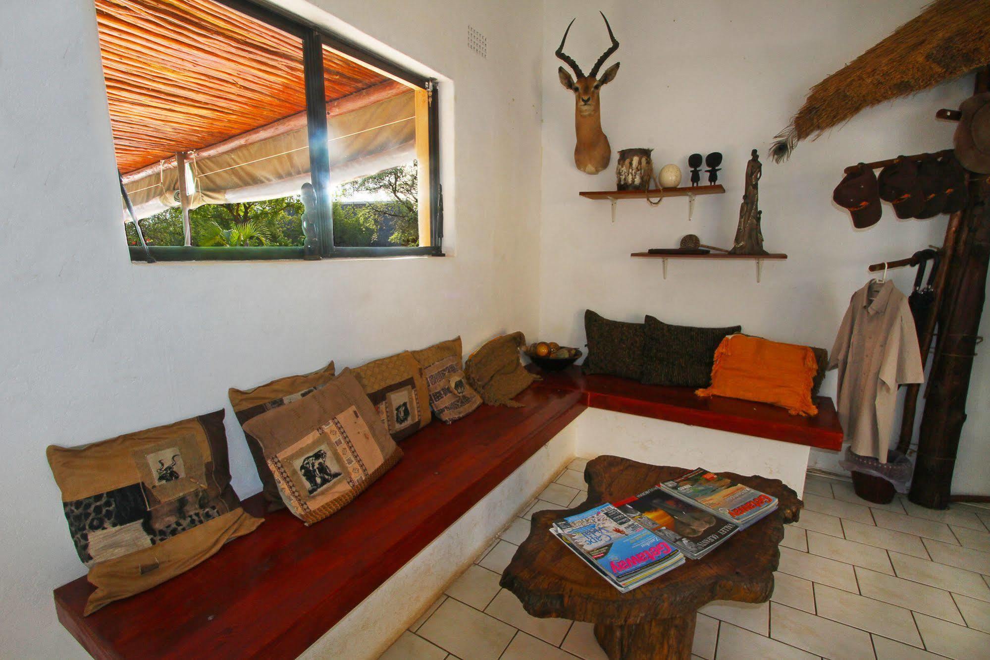 Normann Safari Bush Lodge พาลาบอร์วา ภายนอก รูปภาพ
